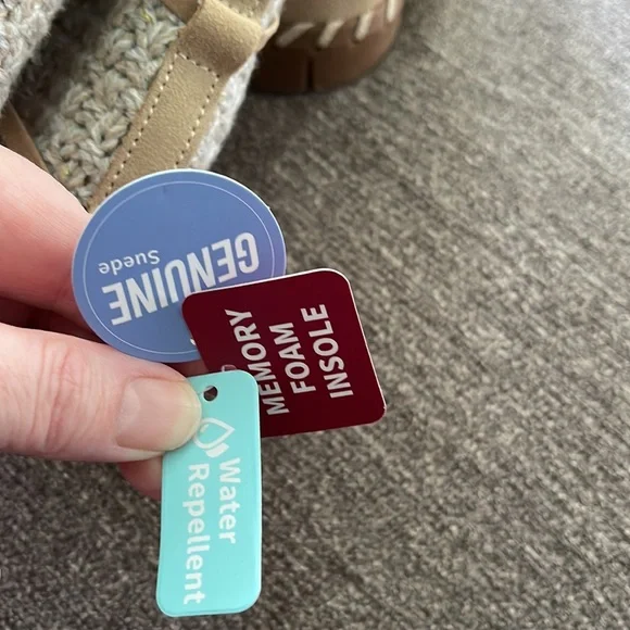 Brand new MUK LUKS boots water repellent, memory foam, insole, genuine suede - Picture 5 of 5